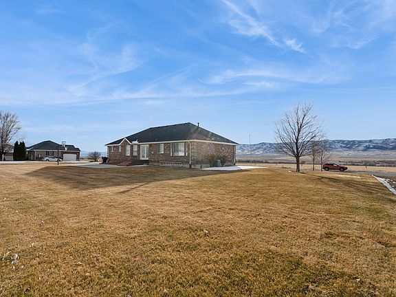 5th image of 877 S 200 W