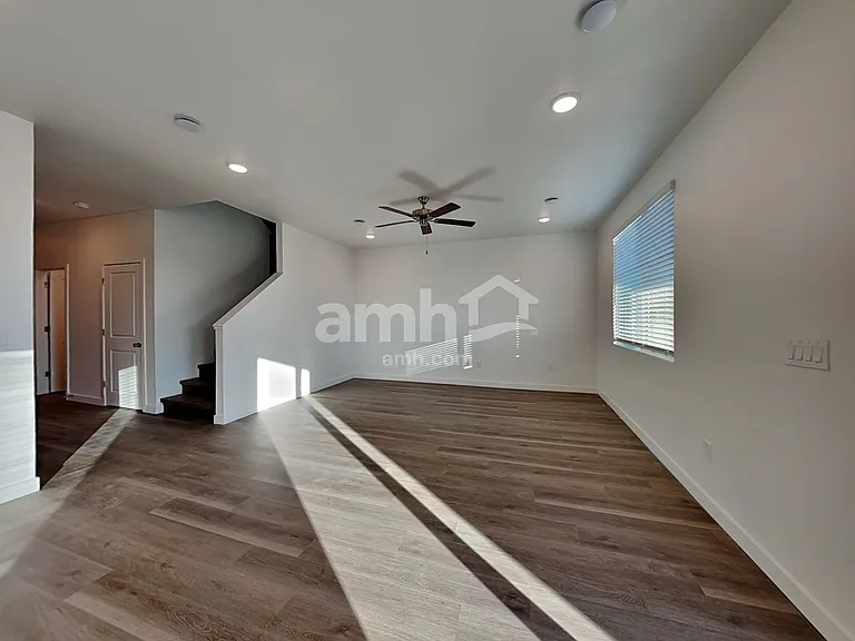 6971 N 125th Dr — Photo 6