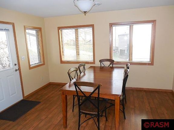 5th image of 129 1st St SE