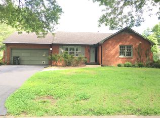402 Hillcrest Dr, Warrensburg, MO 64093