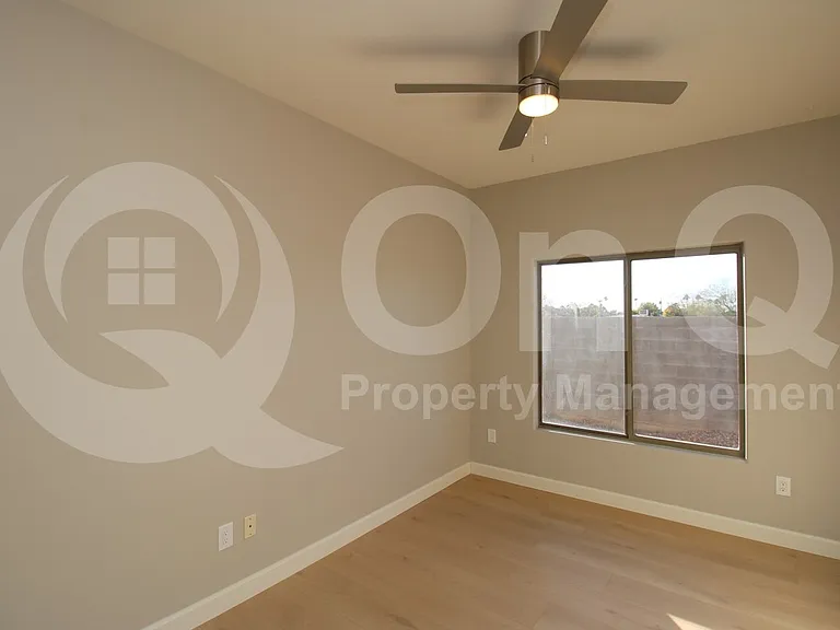 3003 E Kings Ave — Photo 14