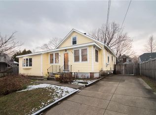 14 Fletcher St, Rumford, RI 02916