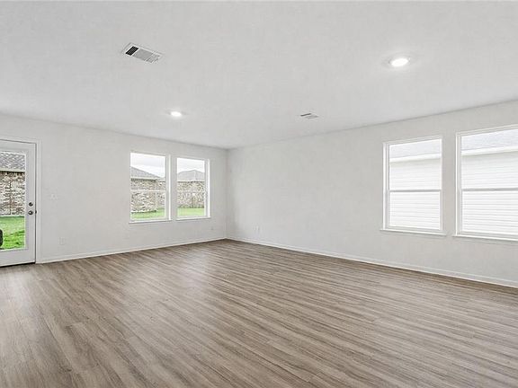 3rd image of 5395 Fulvetta Falls Rd