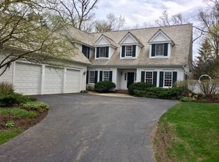 775 E Illinois Rd, Lake Forest, IL 60045