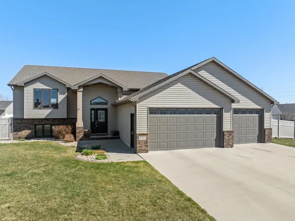 1817 35th Ave SE, Minot, ND 58701