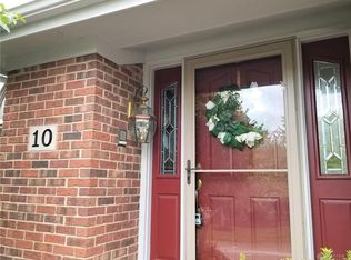 10 Laurel Rdg, Springboro, OH 45066