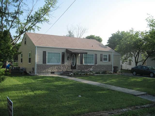 1st image of 420 E Sunset Dr