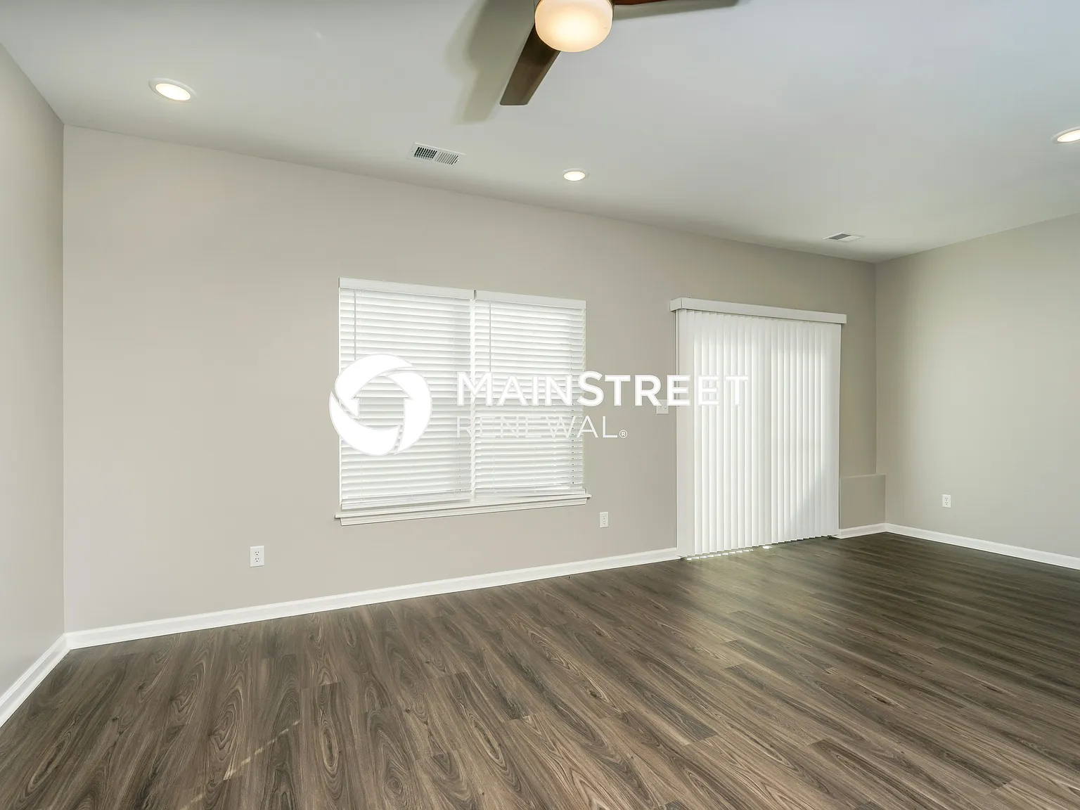 2053 N Sarah Dr — Photo 4