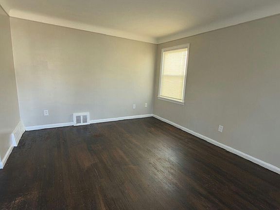 3rd image of 7701 Vaughan St