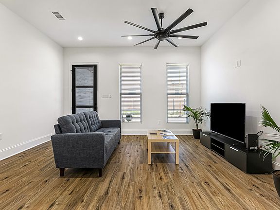 3rd image of 2213 Angela Ave
