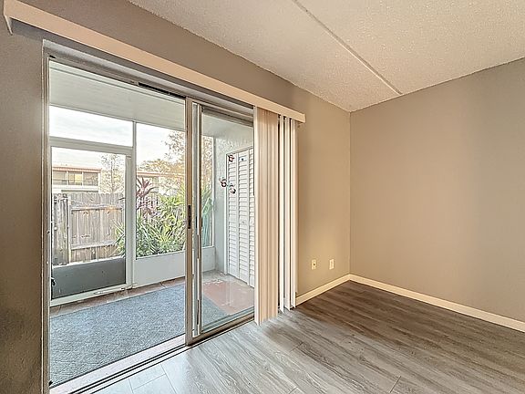 4th image of 2845 Somerset Park Dr APT 102
