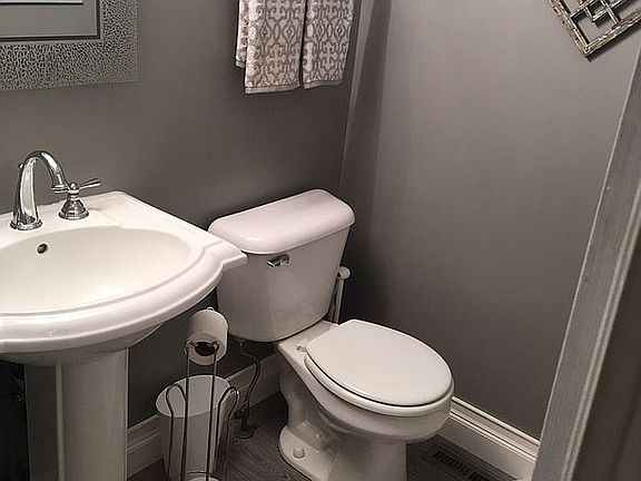 Main 1/2 Bath