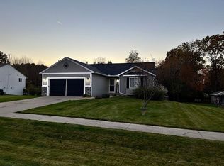 910 Bush Creek Ln, Whitehall, MI 49461