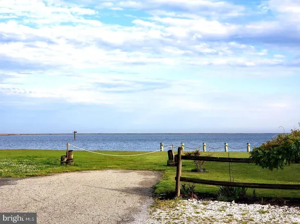 25878 Wellington Rd, Crisfield, MD 21817