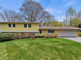 24 Shingle Hill Rd, West Haven, CT 06516