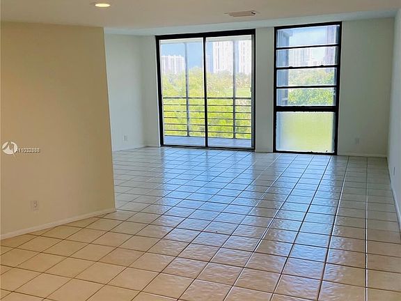 3rd image of 20400 W Country Club Dr APT 505