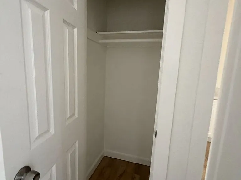 South LA Urban Apartments — Photo 8