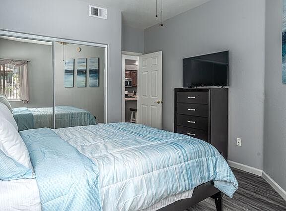 5th image of 7401 W Arrowhead Clubhouse Dr Unit 1041