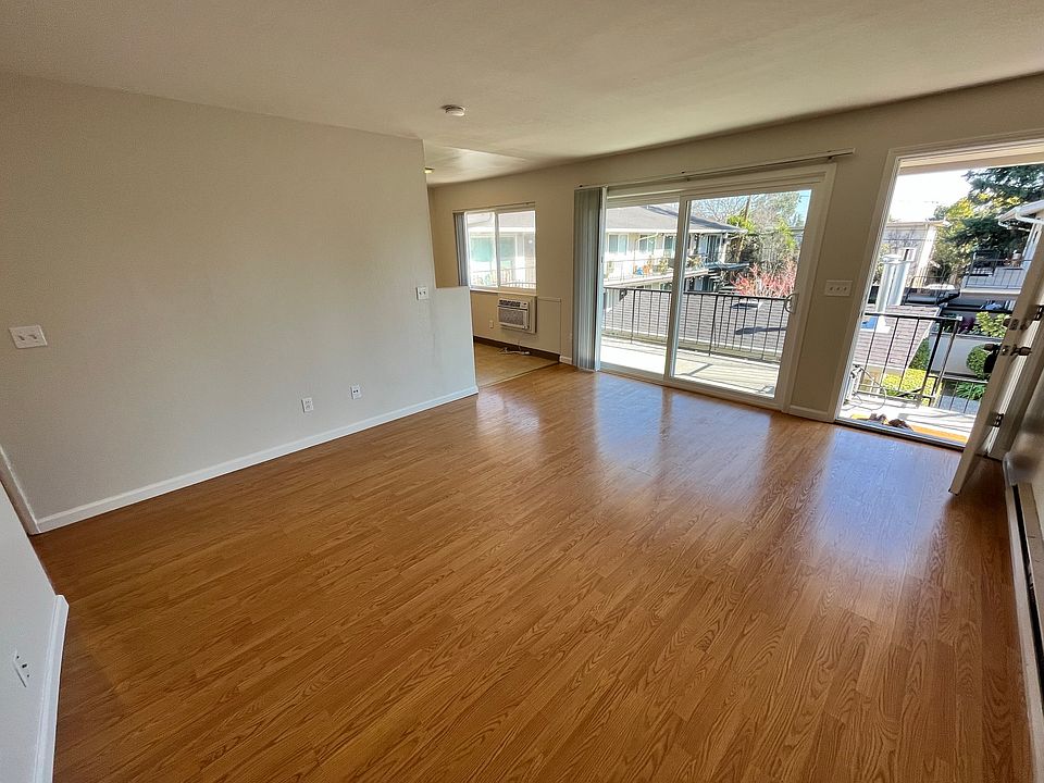 1st image of 1610 Cloverdale Ln #3