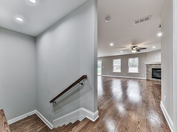5th image of 107 Little Brook Dr