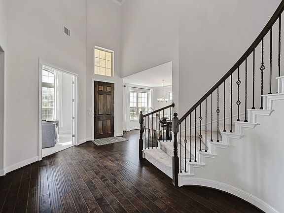 5th image of 15724 De Fortuna Dr