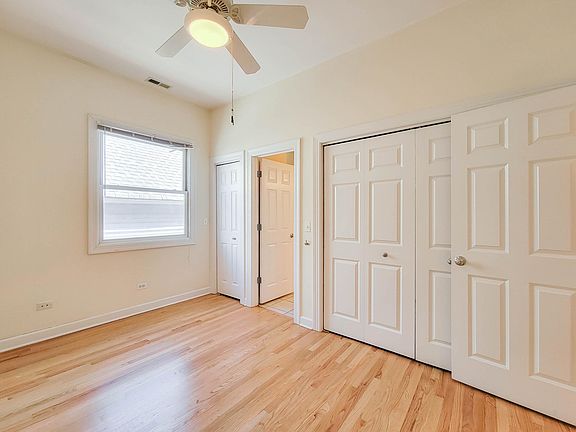 3rd image of 1438 W Belmont Ave #3F