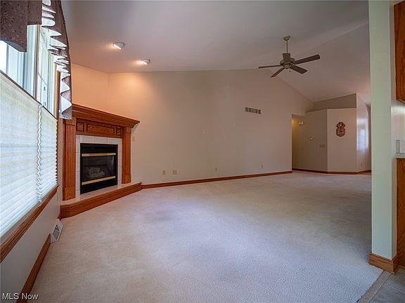 5th image of 277 Cranberry Ct