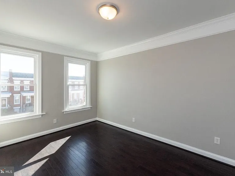 465 Luray Pl NW — Photo 17
