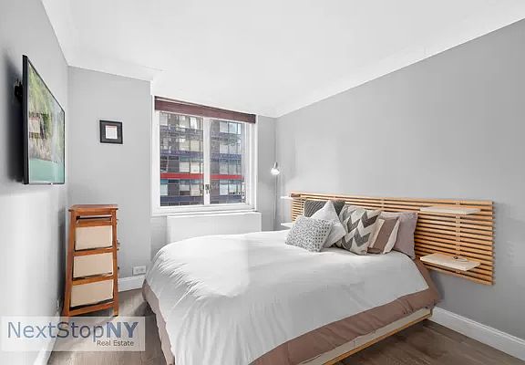 4th image of 245 E 54th St APT 14N
