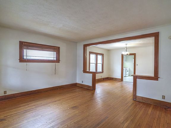 3rd image of 525 E Eckman St