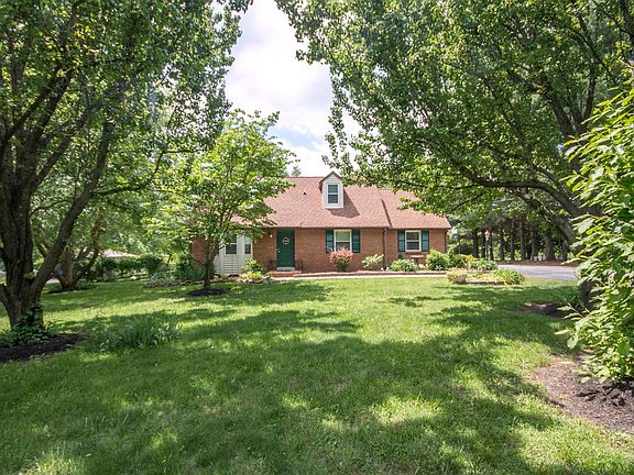 2nd image of 126 Guill Ln