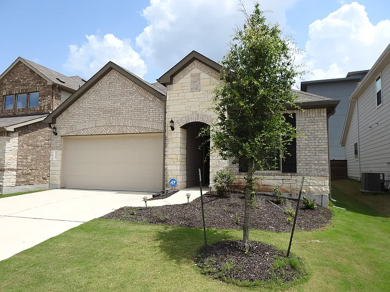 9903 Quercia Dr — Photo 2