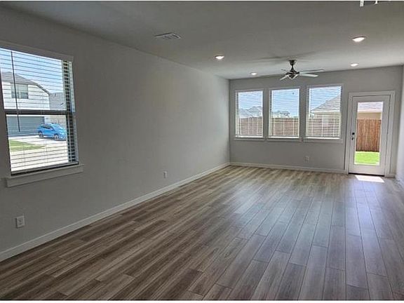 4th image of 103 Travine Dr