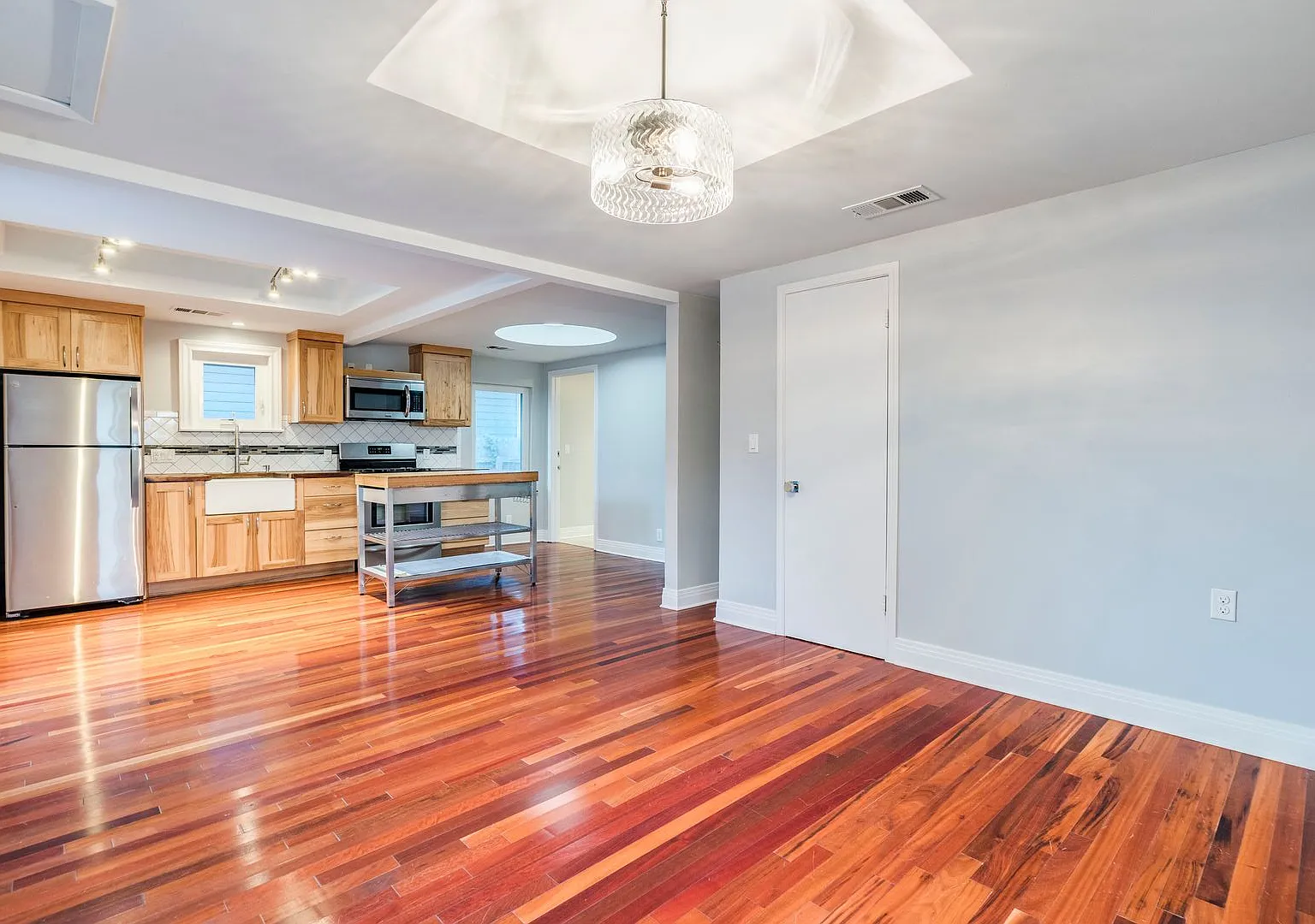 Available Now! 3-bedroom, 1-bath home in Austin — Photo 2