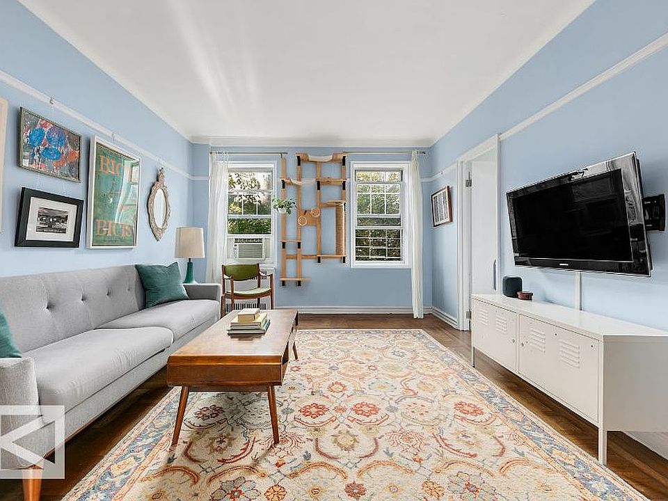 1st image of 601 E 19th St APT 4R