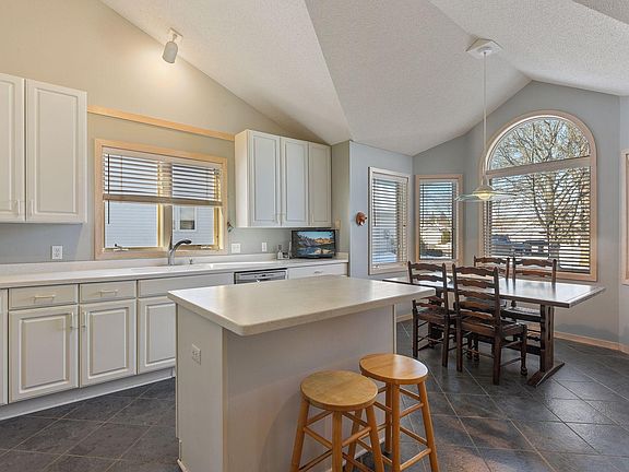 4th image of 19480 Waterford Ct