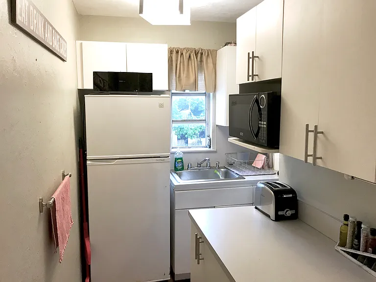 500 NE 62nd St #4 — Photo 7