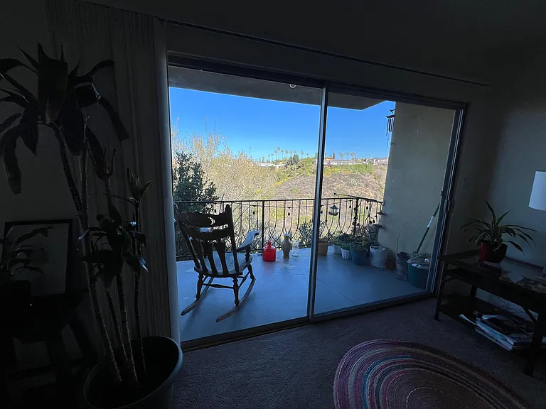 Clairemont Dr — Photo 16