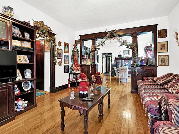 3rd image of 10125 S Avenue M