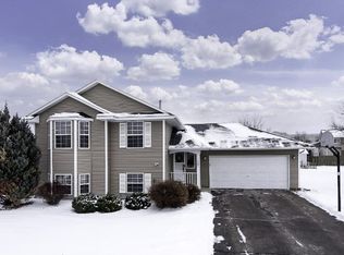 1301 Thistle Ln, Shakopee, MN 55379