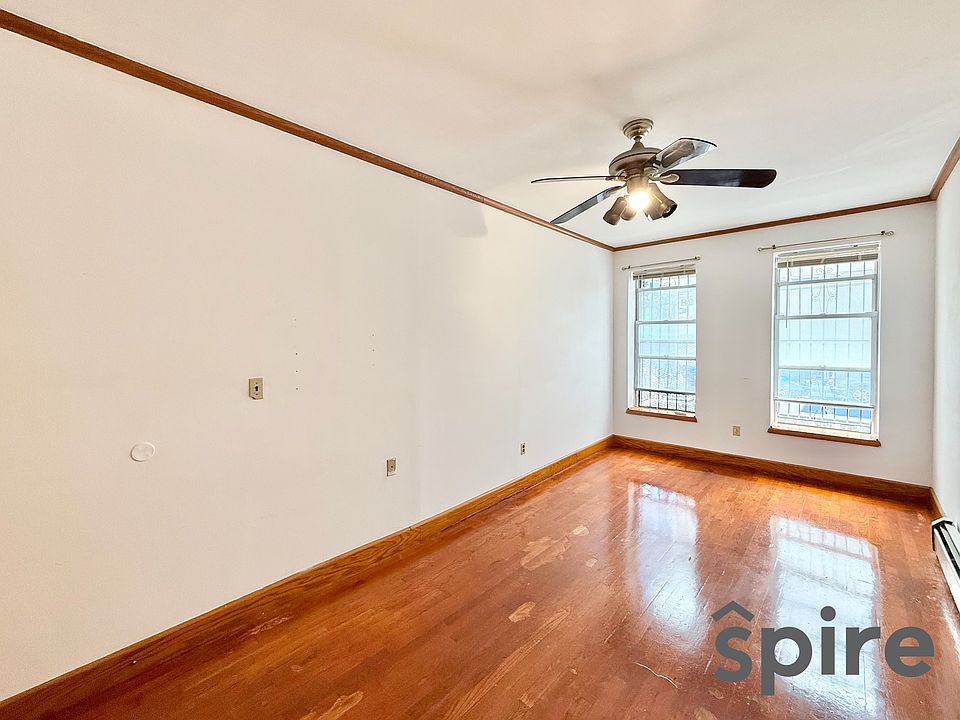 1st image of 425 Lincoln Pl APT 3