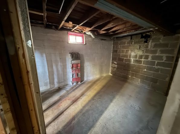 2016 S Market St APT 2