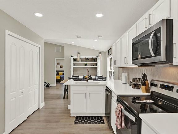 4th image of 188 Ridgemont Ct