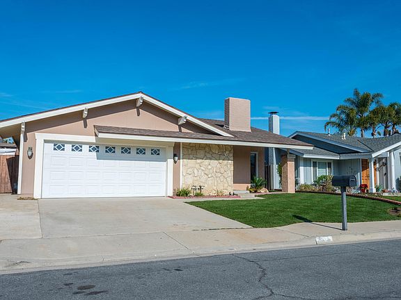 3rd image of 3919 San Nicolas Ct