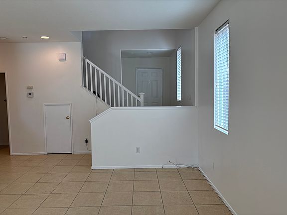 4th image of 4484 Guy St