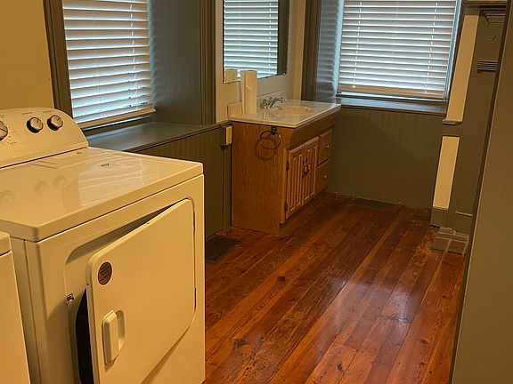 5th image of 2156 Buchanan Trl W