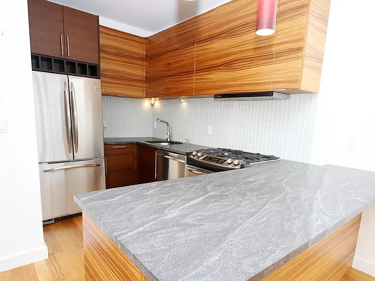 1124 31st Ave #5D — Photo 3
