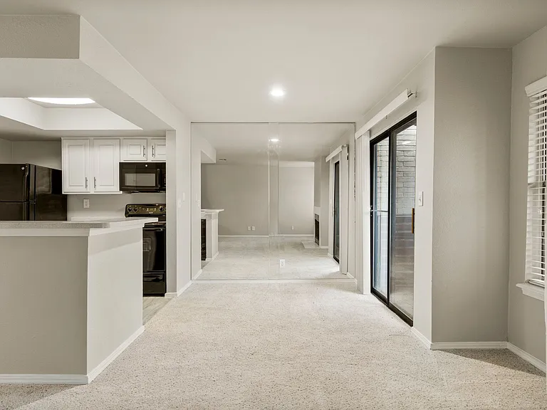 Waterside Apartments Tulsa — Photo 7
