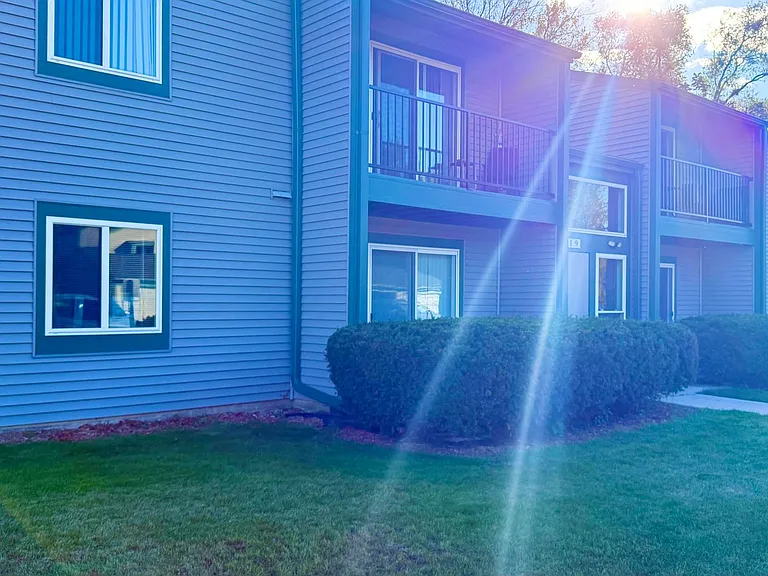 Elkhorn Village Apartments | 1 & 2 Bedroom Apartments in Elkhorn, WI Heat Included — Photo 12