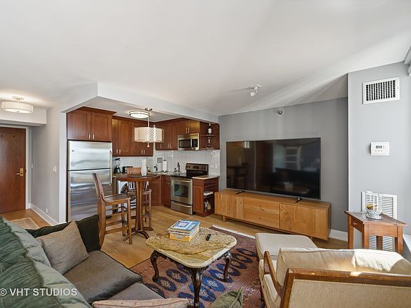2nd image of 401 E Ontario St APT 4504